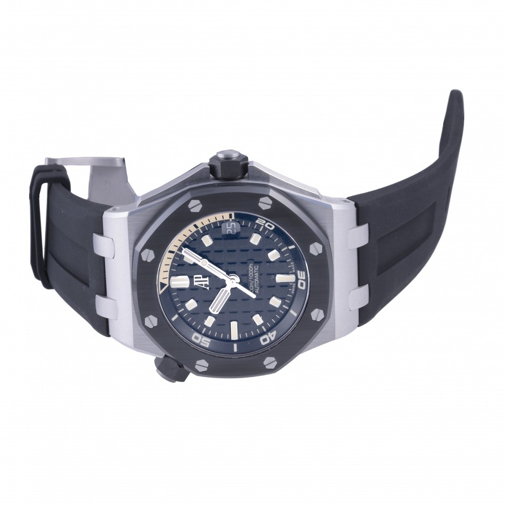 w223253-2 Royal Oak Offshore Diver World Limited 300 White gold 42mm 2022-2